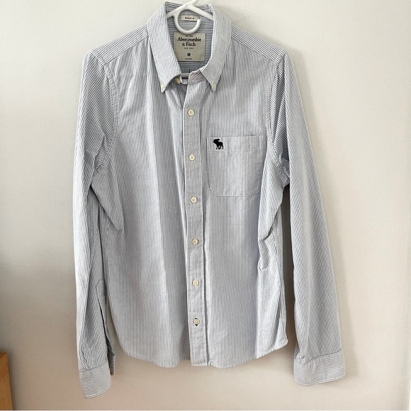 NWOT Abercrombie and Fitch men’s button down (size M) - Picture 1 of 3